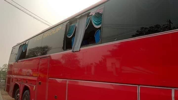 spring21MM's tweet photo. At 4 am on Mar 16, Military Terrorists Recklessly Opened Fire on 2 Highway Express cars near Ayesakhan, Maharbyuhar Road,Shwebo-Myikyinar,#Kantbalu Township—Killing at least 3 people(Bus driver,Female bus attendant &amp; a man on the motorcycle and Damaging the cars.
#2022Mar16Coup https://t.co/jMJxfukDpY