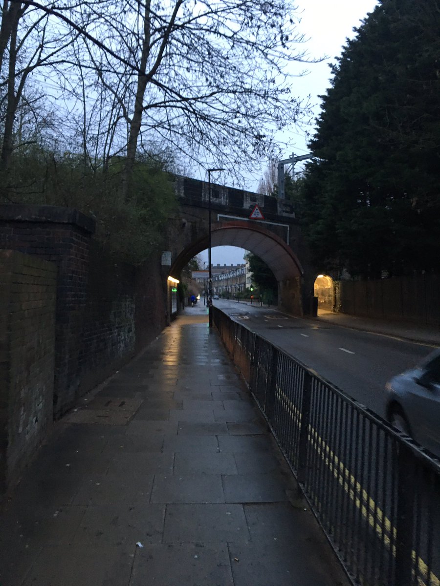 drjpresents's tweet photo. Daylight before I got off the train now. #CountThoseBlessings #Daylight https://t.co/JxchqPOGpJ