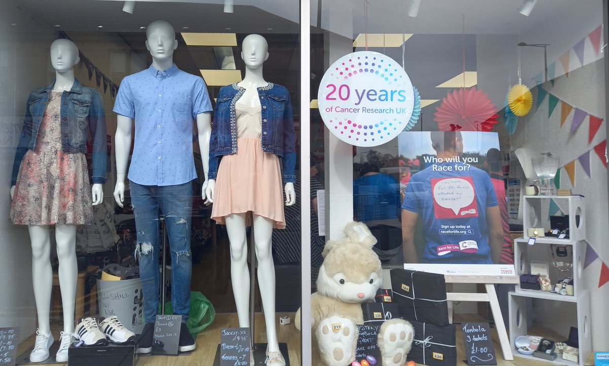 BoxallCatrina's tweet image. #WednesdayWindow #SpringArrival at cruk shops, lots to find. @epmh29 @CRUKJo @missgillbe1