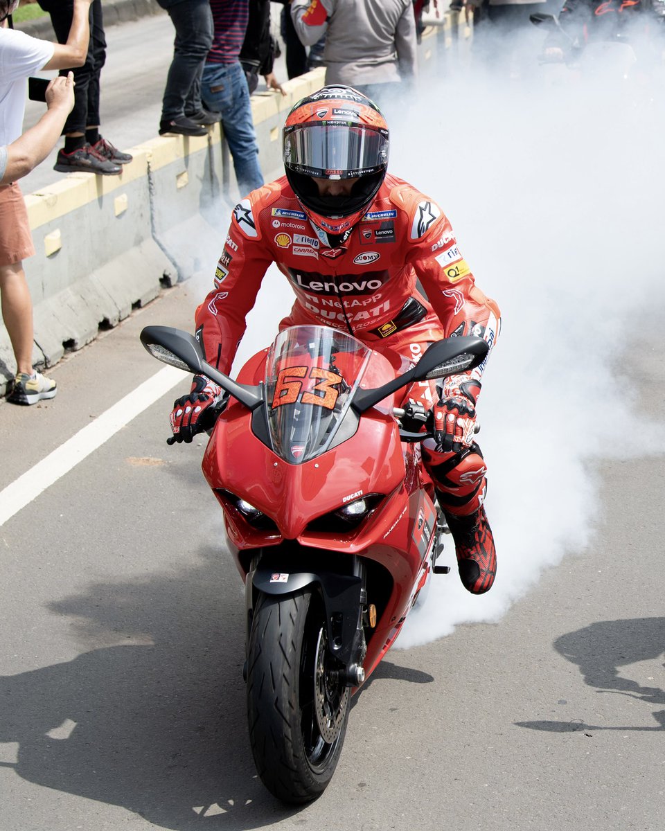PeccoBagnaia's tweet photo. Friends we like 🤟🏻 
Terima khasi Indonesia 🇮🇩 
@ducaticorse @motogp 
#forzaducati #GoFree https://t.co/R8xEzdGYr9