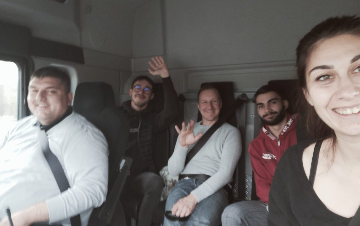 JGallieni's tweet photo. Cap à l’ouest !
Le convoi humanitaire 🇫🇷🇺🇦#SolidariteUkraine reprend la route vers la région @Occitanie 
Les élèves, les personnels et les véhicules du lycée @JGallieni de @actoulouse seront de retour vendredi…
Bonne route! 🥲🤩 Fiers de vous! https://t.co/qlouUrNyXb