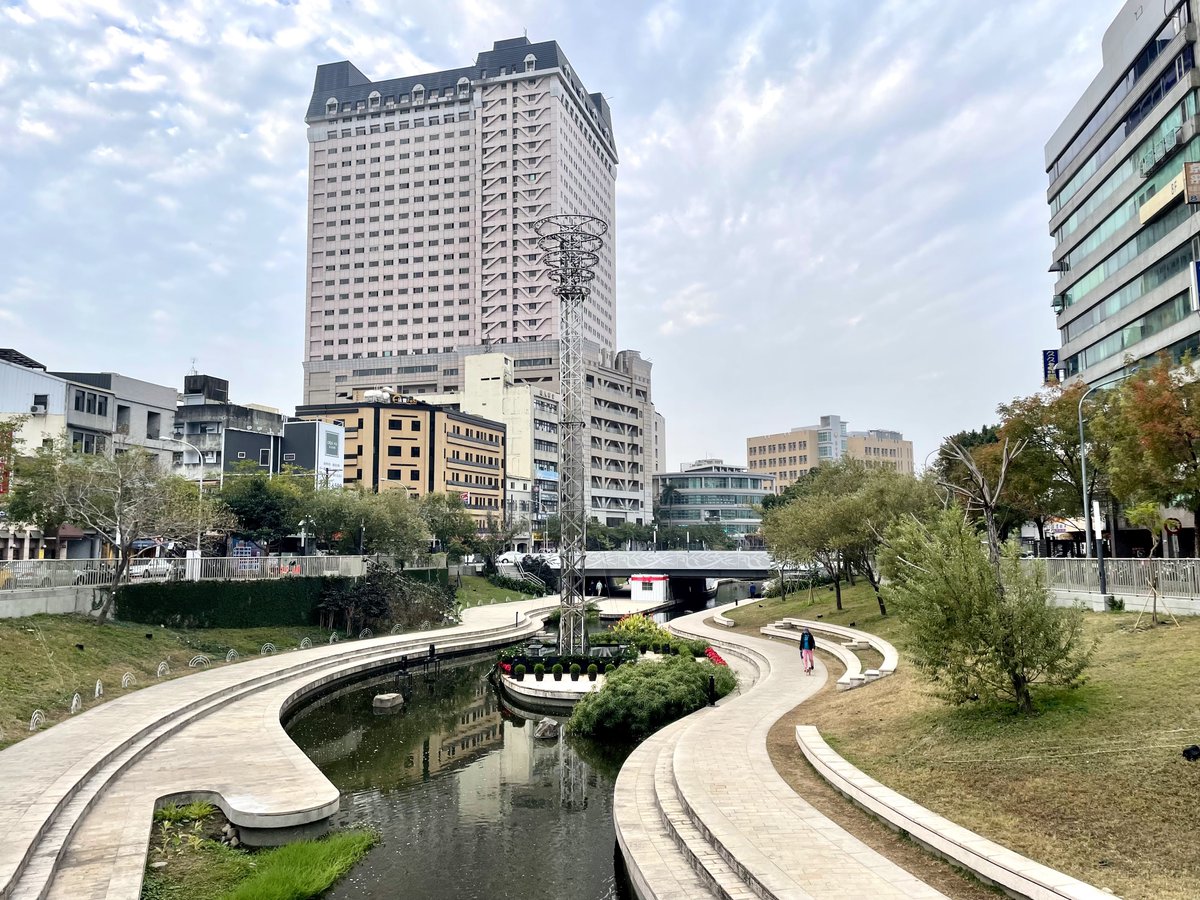 【台湾サイクリング🚲】 春はサイクリングに最適！台中市内の柳川沿いを自転車に乗ってGO～♪ https://t.co/m0lKciDo6j 台中にも「YouBike 2.0」が登場し、自転車移