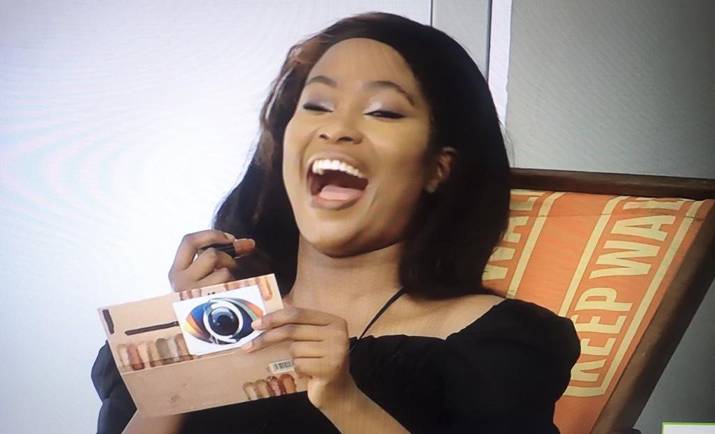 Lols157's tweet photo. Nale's exit has been the most exciting one ever, the streets are busy since Sunday. Nale you are powerful beyond measure babe..#DearNale #NalediMogadime #NaleOurFocus https://t.co/vFyiMKwSy6