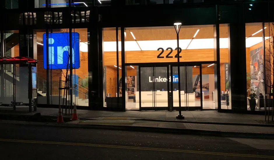 📌 | Connaissez-vous la nouvelle offre audio de #LinkedIn ? 🎧
LinkedIn Podcast Network proposera une série de podcasts sur des sujets en lien avec le monde du #travail 👌 bit.ly/3C4mOq6 #Podcast #SocialMedia