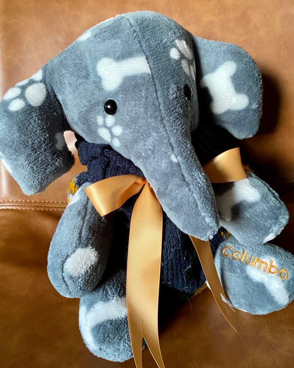 A beloved coat that belonged to a special member of the family, being worn by a memory elephant made from a blanket ❤️ 
#earlybiz #elevenseshour #handmade #love #style #ad #news #memes #wednesdaythought