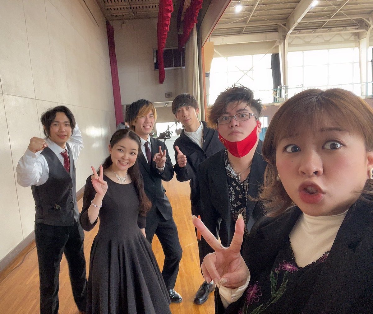 chappy_aya's tweet photo. 東京新世界楽団　@茨城
学校公演🏫無事に本番終わりました✨

約4ヶ月振りの公演😊

シンガー&amp;ピアノ&amp;ヴァイオリン&amp;ヒューマンビートボックス&amp;モノマネ！
盛り沢山の90分公演✨

生徒さんもたくさん手拍子してくれて本当に嬉しかったです🎈

本番ができて良かった…！🥺
ありがとうございました♡ https://t.co/bTgtKsrO2D