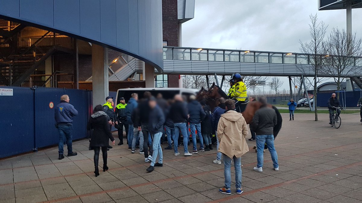 ErwinWinterswyk's tweet photo. Vandaag 3 jaar geleden. Onze Pino heldhaftig gearresteerd door de plaatselijke veldwachters. Voor........... stickers plakken ........π€π€£ #heegra https://t.co/J0c1aAhw4A