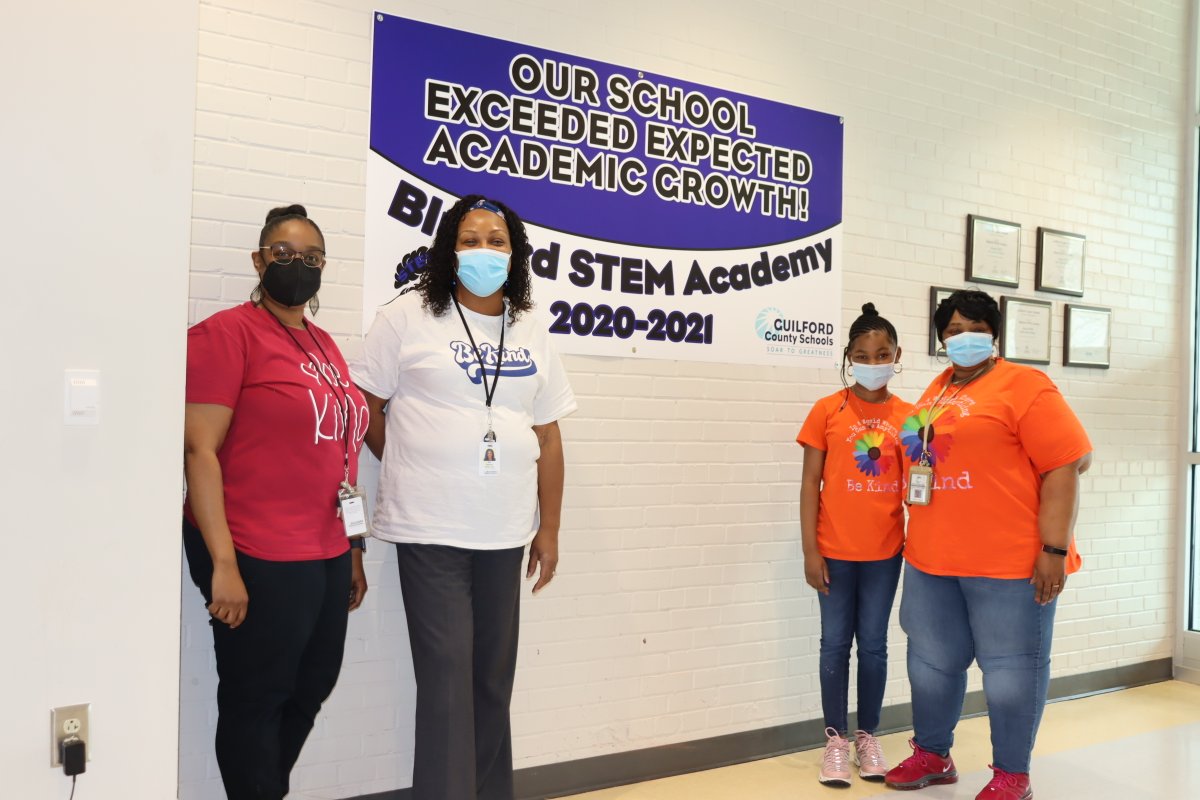Bluford_STEM's tweet photo. Twin Day @BlufordPeeler ! #BPSpiritWeek https://t.co/l0CrkZsYeI