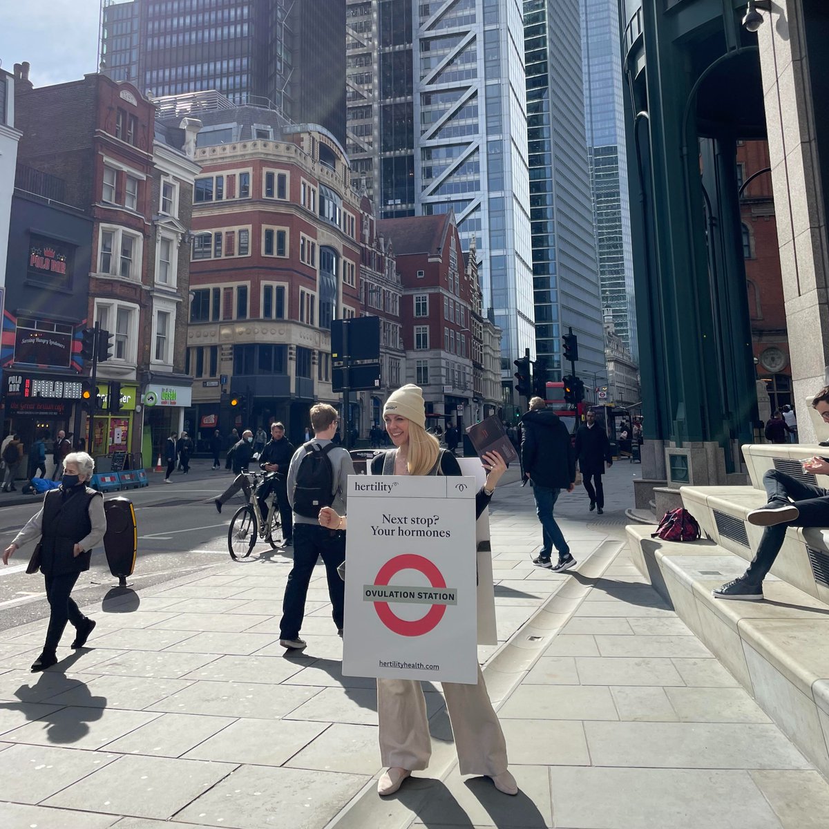 femtechinsider's tweet photo. 📢 Mind the Gender Health Gap! Reproductive Health startup @hertilityhealth hits the streets of #London today with a new #womenshealth awareness campaign

More on this: https://t.co/eo7y421im9

#femtech #reproductivehealth https://t.co/viO8gCU5Wz