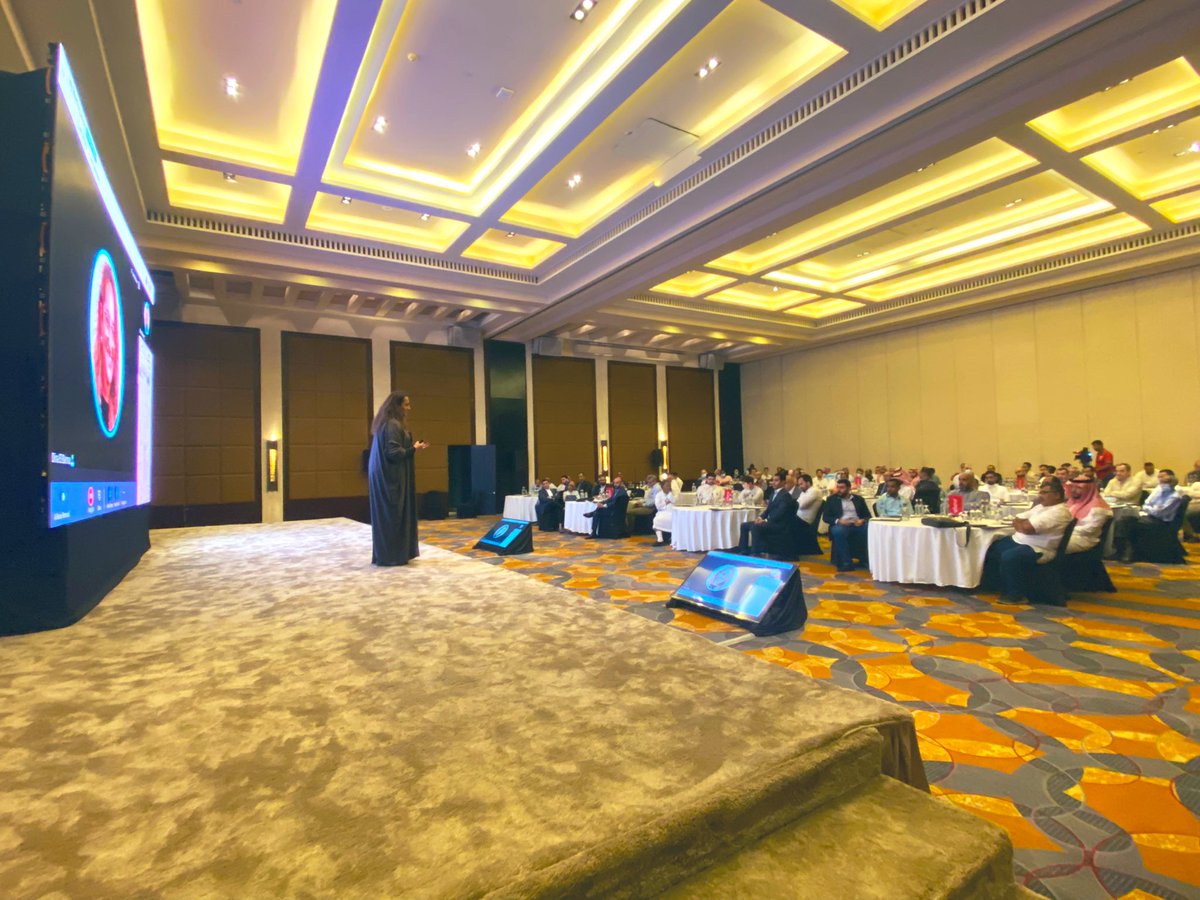 Sari_Baki's tweet photo. The importance of #TotalExperience platform is agile, allowing the everything customer with the freedom, and channel of choice. 

•Efficiency • Productivity •Agility • Work-stream Collaboration  
  
 #ExperienceAvaya #Jeddah #KSA https://t.co/8UsICaX5AQ