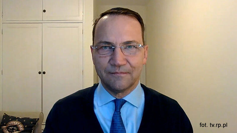 rzeczpospolita's tweet photo. Europoseł @sikorskiradek: #Kaczyński nie jest jedynym polskim politykiem, który rozważał podróż do #Kijowa, ja też to zaproponowałem, ale ja czekam na zgodę PE https://t.co/PlBAQZWRjD https://t.co/Hz1a13UlI2