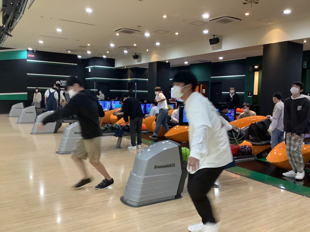 ryoma_kcc's tweet photo. 学期初めの4月には、ボウリング大会もありましたね🎳
約1年前ですが、みんな初々しいっ🌸
#調理経営学科 #調理師学科 #教員のつぶやき #LookBack2021 #bowling #ROUND1 https://t.co/dpCO8RcR67