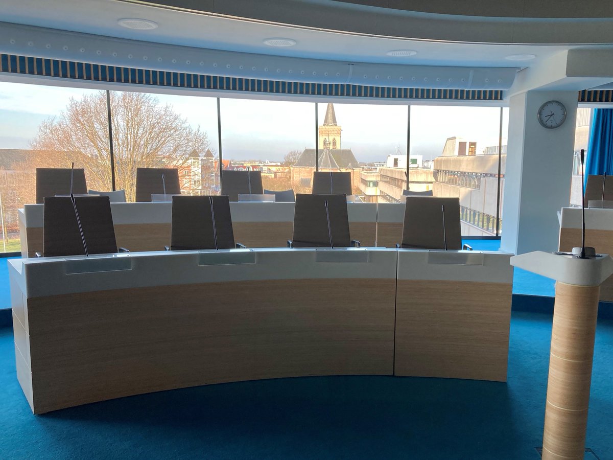 Vanavond, tijdens de Edese uitslagenavond, horen we wie hier de komende vier jaren komen te zitten! Ga vooral stemmen, want gemeenten gaan over belangrijke zaken. Van jeugdzorg tot de hulp voor ouderen, van wonen tot de energietransitie. #GR22