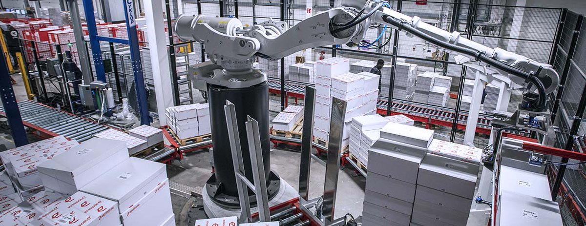 ABBNorge's tweet photo. Sveriges største nettapotek, Apotea, øker effektiviteten og forbedrer arbeidsmiljøet med en av våre roboter. Den sorterer og palleterer store, tunge kartonger på tolv paller 24/7👍☺️
https://t.co/DZleZQDluG
#robot #industri #produksjon #logistikk #netthandel #legemiddel #apotek https://t.co/g9sjgWF2Ug