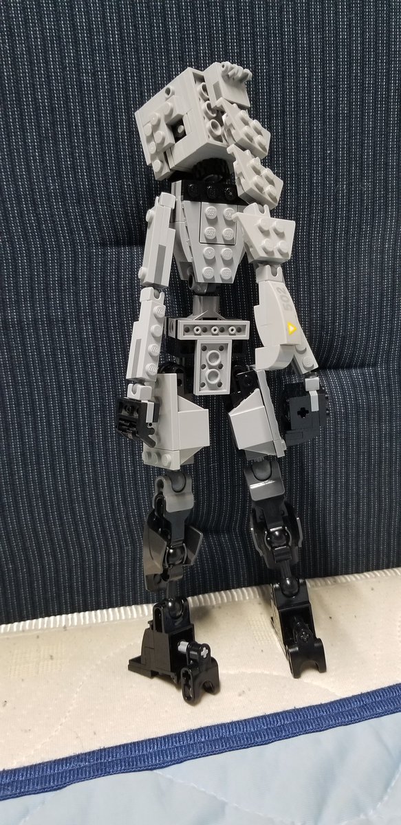 a75648's tweet photo. ロボットお姉さん https://t.co/Duq4BOXeIw