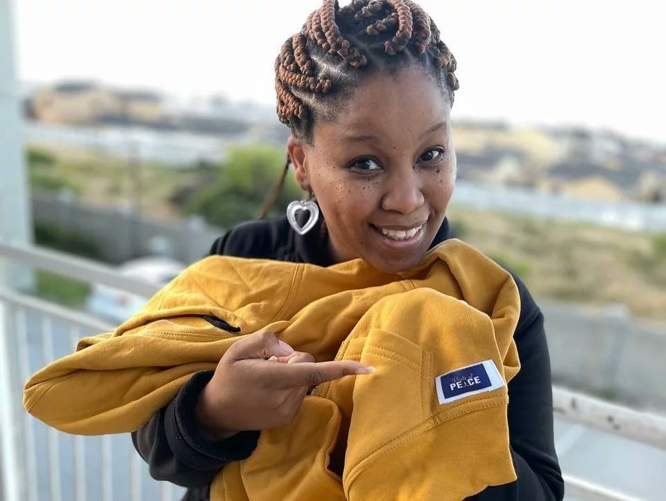 Printsof_Peace's tweet photo. We're all about spreading positivity through messaging on clothing.
Just like @ChristineTaphel wear clothing with intentional meaning and spread it wherever you go!
#PrintsofPeace #Inspiration #clothingbrand #CapeTown #Brands #PositivePrints #PeaceLovers #wednesdayvibes https://t.co/Q7ZTkwA1uu