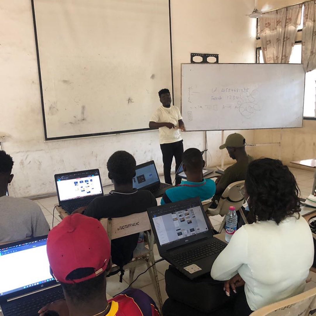 curious_class's tweet photo. Whoop whoop 🥳 CG Festival kicked off over the weekend at our first stop at @gctuonline GCTU. We started with our UI/UX FREE training for students of our Campus Group(CG)

Next stop is UPSA and Legon followed by a few other institutions in Greater Accra.#cgfestival #curiousclass https://t.co/L2DpO5kzmz