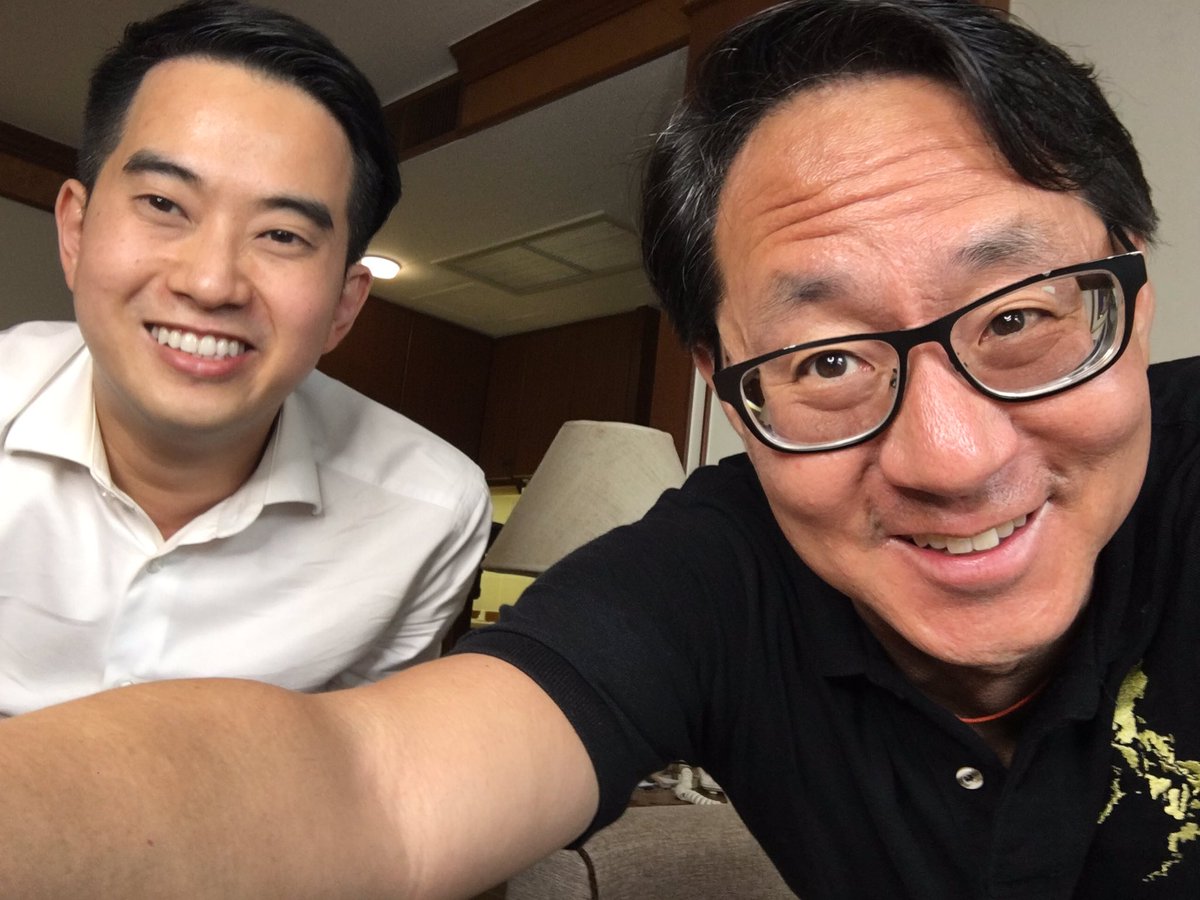 CurtisSChin's tweet photo. Meanwhile… when backstage, the green room & the studio all equal your couch 🛋. Going Live! In the age of the pandemic. With Thai Network News anchor & host of https://t.co/NgVmQs6UdC @LekMonchai. 🇹🇭🇺🇸
https://t.co/BeUpfL5PJo #ringoffire #allaboutthelighting https://t.co/Qg8qpyddMF