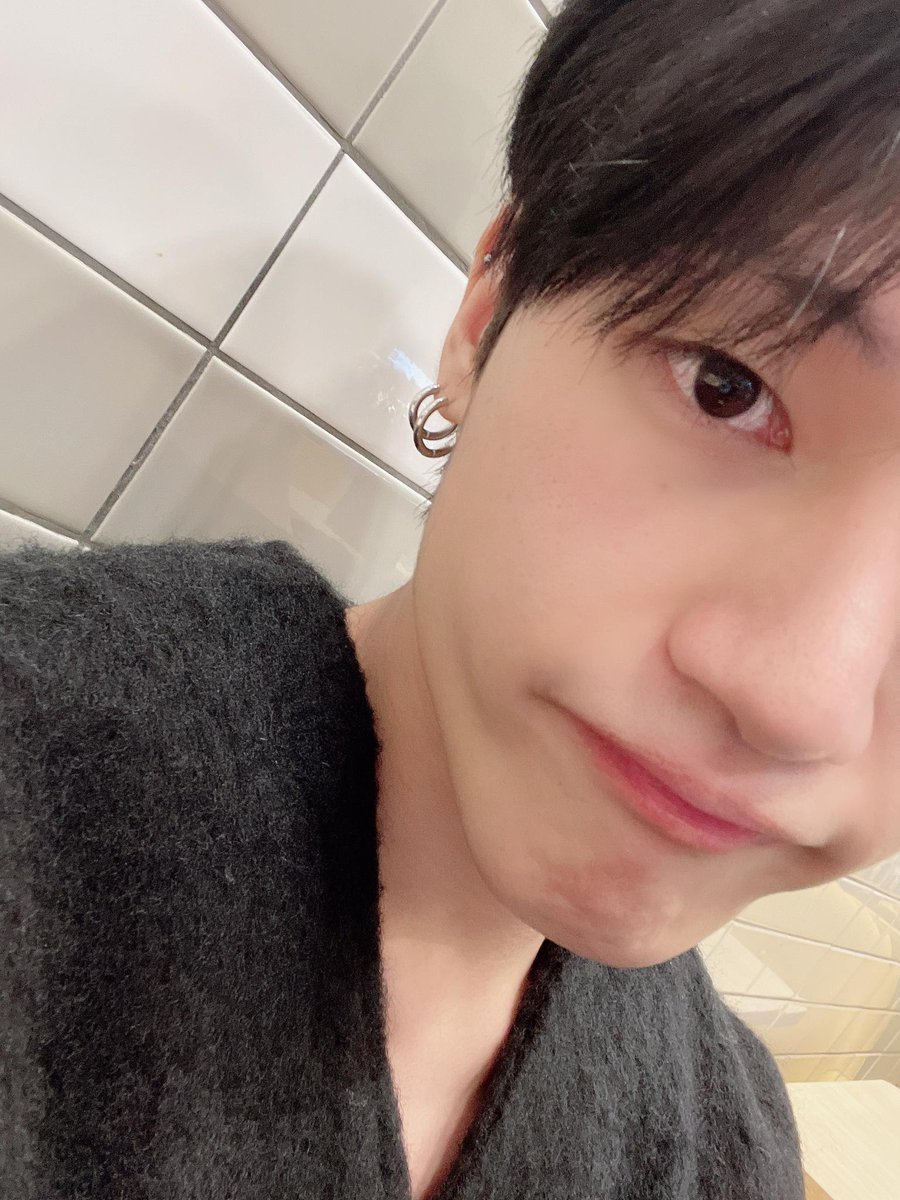 1024zone's tweet photo. [💌] 220316 WY https://t.co/eyAUt3xC63