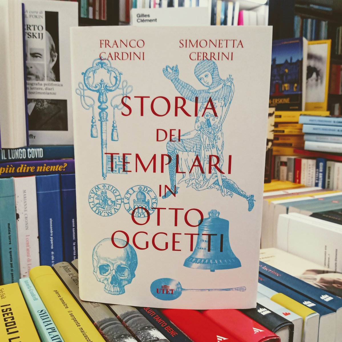 LibreriaFernand's tweet photo. In #storiadeitemplariinottooggetti #francocardini e #simonettacerrini guidano il lettore tra le teche illuminate di un museo ideale, mostrando ancora una volta come la Storia si nasconda nei dettagli.
#libreriaindipendente #saggi #novita2022 #storia #utetlibri #templari https://t.co/COY0N5w4ix
