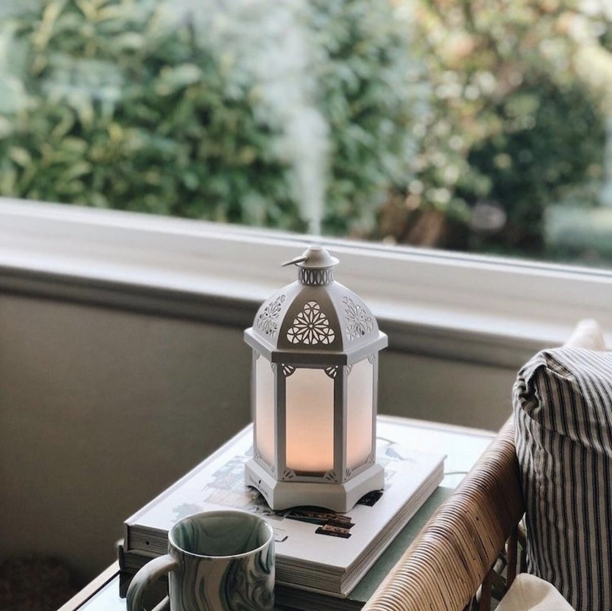 YoungLivingAF's tweet photo. "If you light a lamp for somebody, it will also brighten your path." ~ Gautama Buddha 🍃🤍🌬️
Brighten the path in your home with our #LanternDiffuser – available for only R800.00!💡✨ #MarchOffers #YoungLivingAfrica
Learn more 📲 https://t.co/D94YzVYy3O
📸 @motherearth.eo https://t.co/ezsAKiFk9n