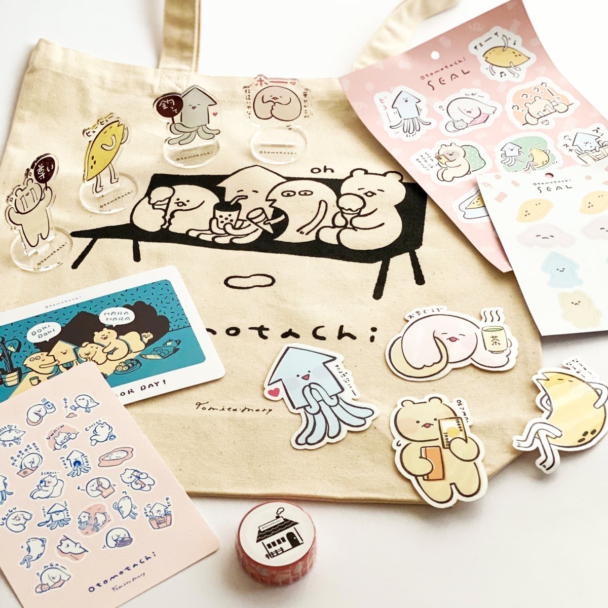 明後日から「おともたち展」がスタートします🎊
おともたちの原画やラフ、活動内容の展示のほか、
新作グッズをご用意しました!
オリジナルグッズの方も、少しですが用意しています。
また、ぬいぐるみは後日追加納品します!
よろしくおねがいします。
@otomotachi 
#おともたち展 https://t.co/ijlFVtEguR 
