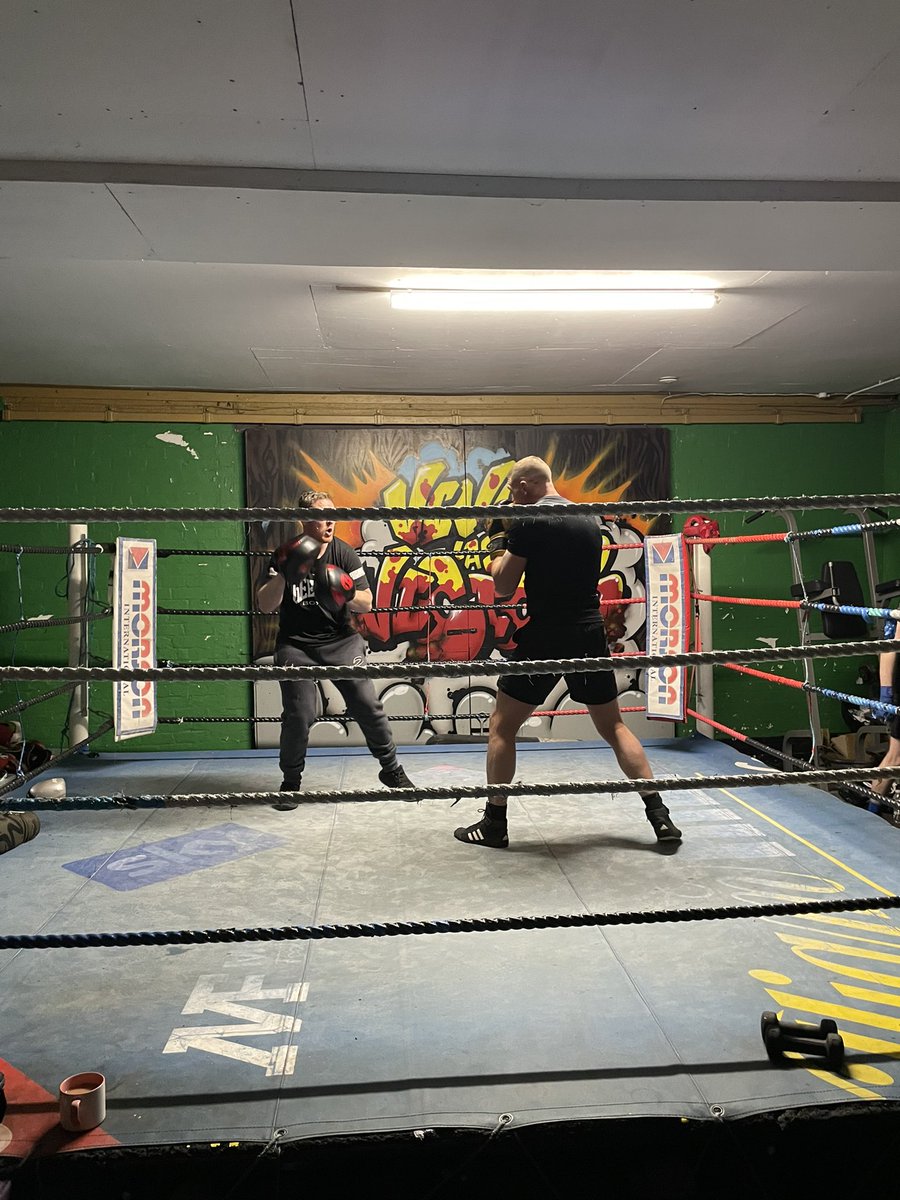 Robert Blundell tweet media