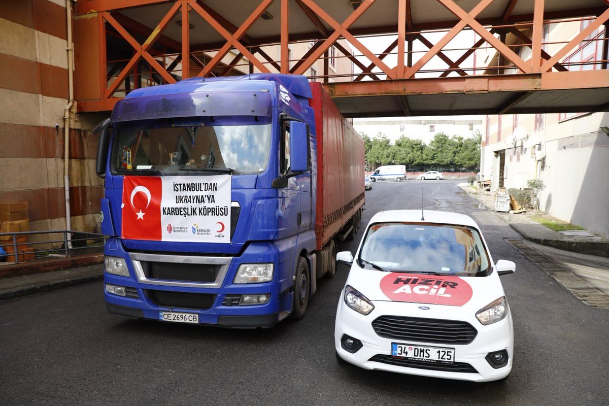 Esenler Belediyesi olarak, Ümraniye Belediyemiz ve Türk Kızılay’ı ile birlikte hazırladığımız, içerisinde tüm temel gıda ve ihtiyaç malzemeleri bulunan "İstanbul’dan Ukrayna’ya Kardeşlik Köprüsü" yardım TIR'ımız yola çıktı.