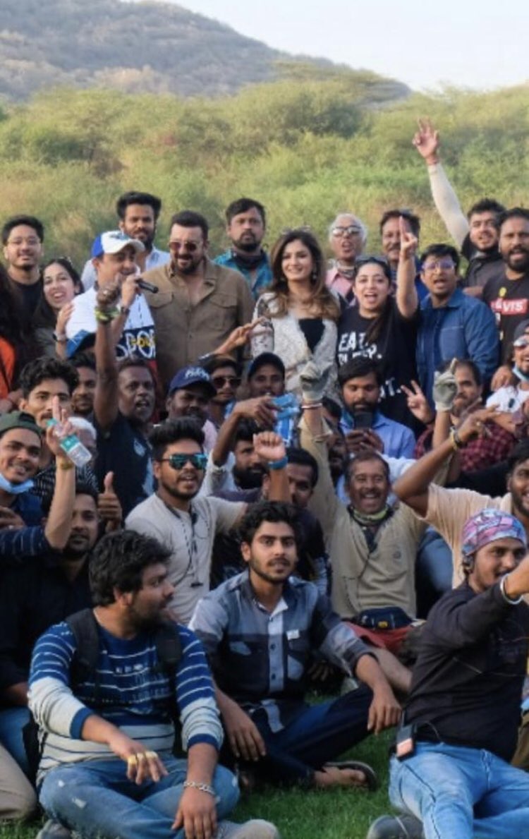 #Ghudchadi - the rom-com drama starring #SanjayDutt, #RaveenaTandon, #KhushaliiKumar and Parth Samthaan - completed the first 19-day schedule in Delhi and Jaipur.