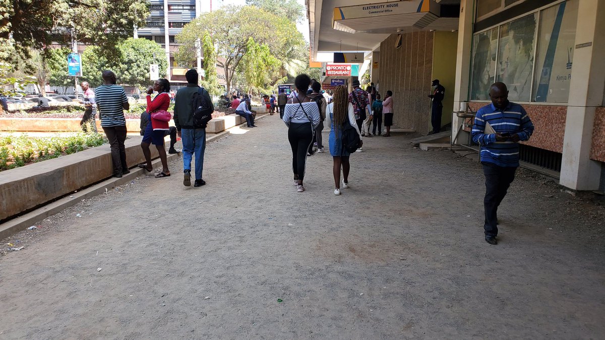 mmtairo's tweet photo. A potentially good pedestrian space like Aga Khan Walk is messed up by adjacent buildings with dead ground floors completely 'burglar proofed' from pedestrians who are seen as threats by owners of these buildings.

Yet the pedestrians are the untapped opportunity, customers of... https://t.co/imU1P7nZJd