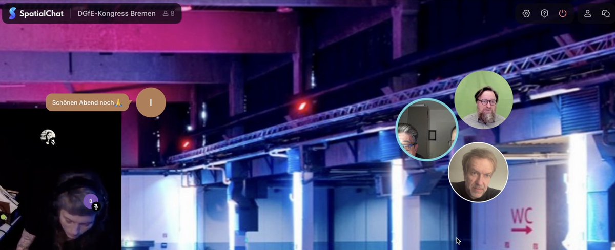 Im SpatialChat der <a href="/dgfe2022/">DGFE2022</a> Kongressplattform traf man gestern abend in der Nähe der Bühne vor allem Medienpädagog:innen @medienpaed_dgfe 😋 #dgfe2022