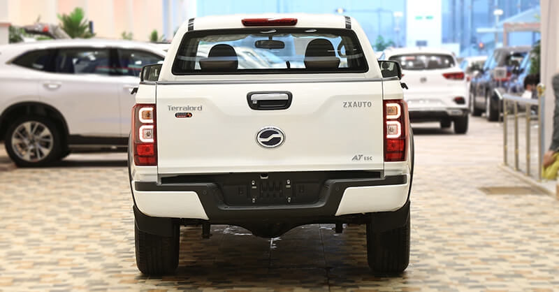 salehcars's tweet photo. تقدم لك تيرالورد ديزل-دبل #ZxAuto موديل 2022 مجموعة واسعة من الميزات المتوفرة المصممة لتساعدك في العمل بشكل اذكى و لكي تزيد انتاجيّـتك
للطلب تواصل معنا عبر الرقم الموحد 920022122 ☎️
#عروضنا_مالها_حل 🚗