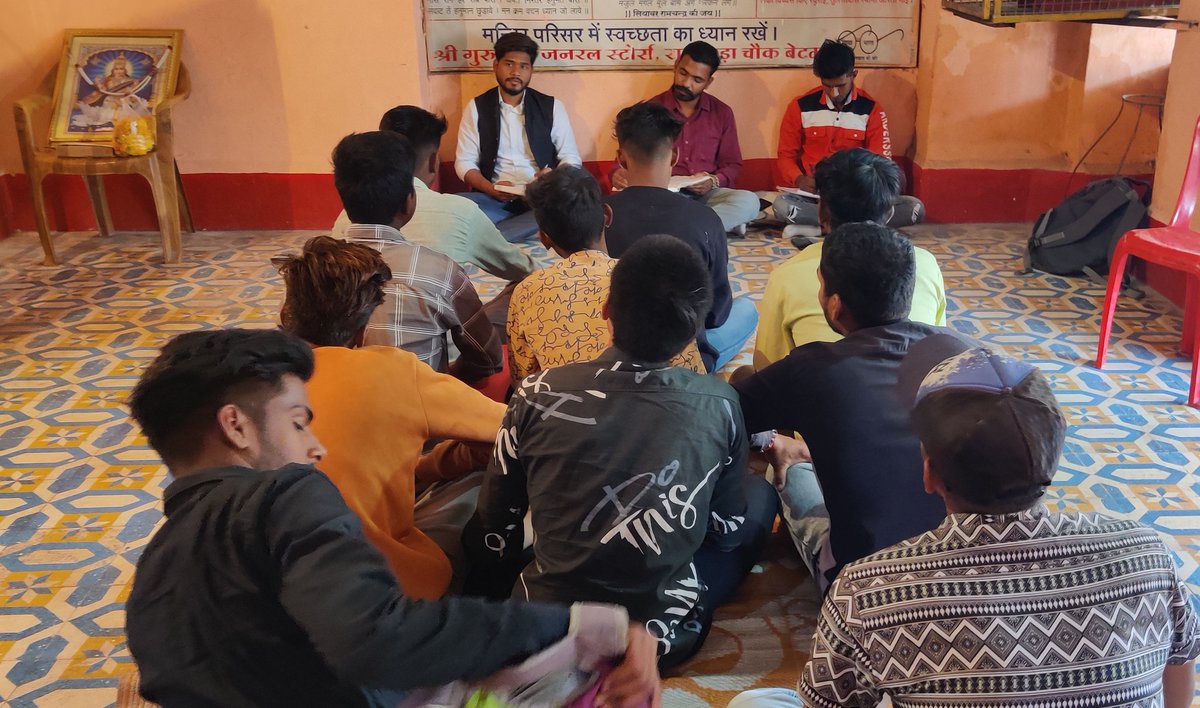 Prakash_Parmar5's tweet photo. आज @abvpmhow जिले के देपालपुर व बेटमा भाग की बैठक ली बैठक में @ABVPVoice के सात दशकों पर आ रही "ध्येय यात्रा पुस्तक" के पंजीयन व 28 मार्च को निकलने वाली तिरंगा यात्रा हेतु सभी कार्यकर्ताओं से चर्चा की...!!
@abvpmalwa_mp 
@NileshSolnki12 
@ashishABVP_ https://t.co/hAFGQGoNXQ