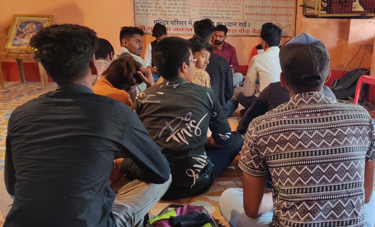 Prakash_Parmar5's tweet photo. आज @abvpmhow जिले के देपालपुर व बेटमा भाग की बैठक ली बैठक में @ABVPVoice के सात दशकों पर आ रही "ध्येय यात्रा पुस्तक" के पंजीयन व 28 मार्च को निकलने वाली तिरंगा यात्रा हेतु सभी कार्यकर्ताओं से चर्चा की...!!
@abvpmalwa_mp 
@NileshSolnki12 
@ashishABVP_ https://t.co/hAFGQGoNXQ