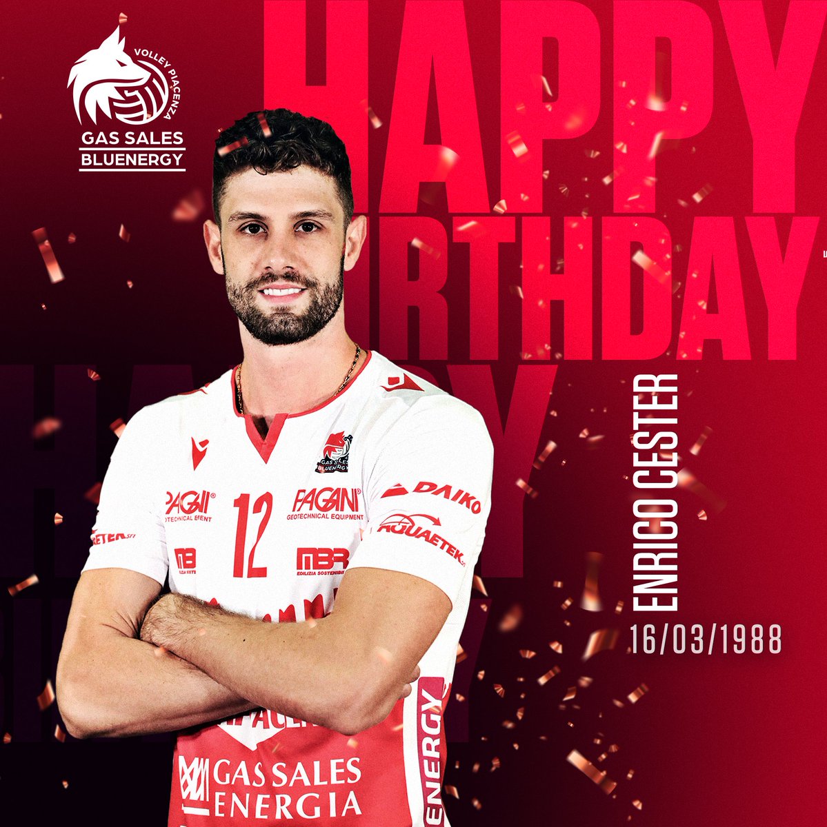 GasSalesVolley's tweet photo. 🎂 | HAPPY BIRTHDAY
Tanti auguri a Enrico #Cester, al suo primo compleanno in 𝙱𝙸𝙰𝙽𝙲𝙾𝚁𝙾𝚂𝚂𝙾! 🤍❤️
#atuttogas #gassalesbluenergy #youenergyvolley #superlega #credembanca https://t.co/Y9ZcII8XYE