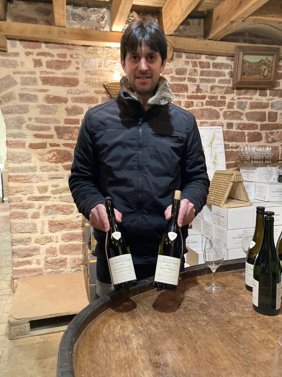 TournierPatrice's tweet photo. 2 new babies, vintages freshly bottled ⁦@CREUZENOIRE⁩ 
Lively, peaches aplenty #Macon #Fuisse / high density, crunch mineral notes #St-Veran La Côte. Soon available ⁦@DanielLambert29⁩ https://t.co/6zDXyAFvHo