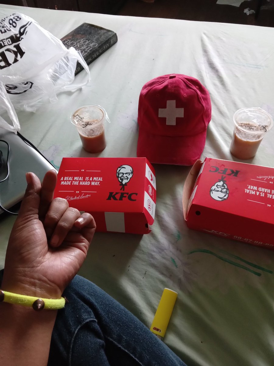 aimeebel's tweet photo. Thank you Kentucky Fried Chicken for your Sweet Surprise!๐ฅฐ๐ #KFC #fingerlickingood haha ๐ค @KFCPhilippines #betterwith A&W Rootbeer ๐ https://t.co/rVQ4OONSTX
