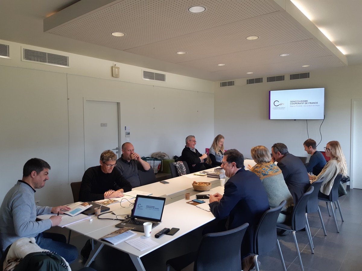 🍇🍷🥂 Commission #oenotourisme en #provence @cavedumoulindelaroque #cavecoop #PlusFortsEnCoop