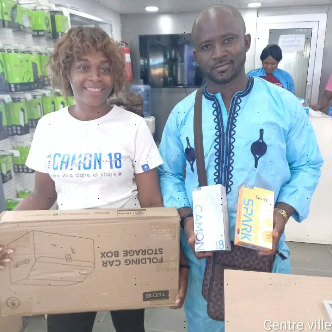 TECNOMobileCM's tweet photo. 🎉 #TECNOMOBILECM🎉
𝙂𝙧𝙖𝙣𝙙𝙚 𝙋𝙧𝙤𝙢𝙤𝙩𝙞𝙤𝙣 Yaoundé. Kennedy , marché central,
✅ #SPARK8PRO 5000Mh à~ 115k f + Écouteurs.
✅#CAMON18 6.7 #Amoled_display à~125k f+Torche TECNO
✅#POVANEO 180HZ #touch_sampling_rate à 128k f+ écouteur fil
Même le Marcher est étonné. https://t.co/V4toQBNy1x