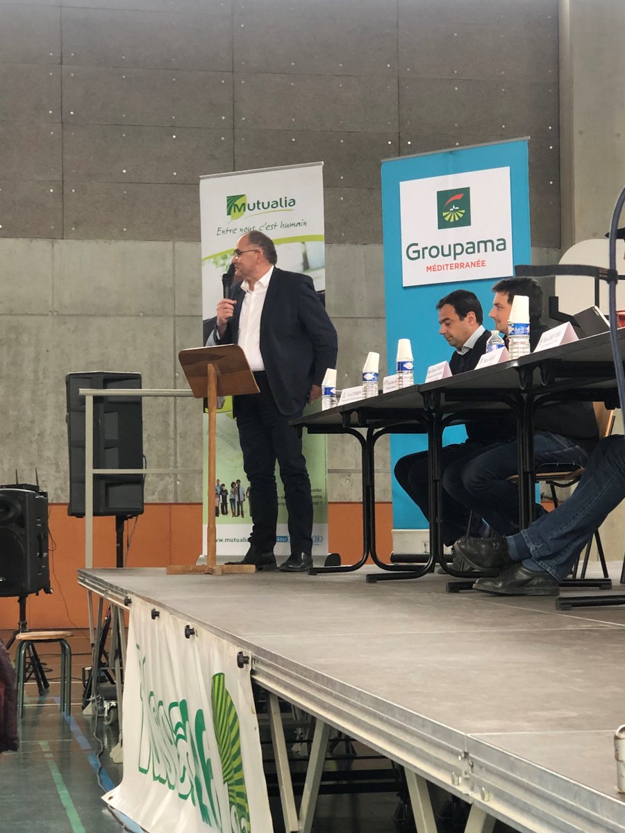 FDSEA26's tweet photo. Merci à tous les intervenants pour tous ses échanges enrichissants ; Medhi SINE, directeur scientifique de l’ACTA, Yves TINDON, responsable de pôle de la chambre de l’agriculture de la drome, Jean-Pierre ROYANNEZ Président de la chambre. https://t.co/MnbzluyzRx