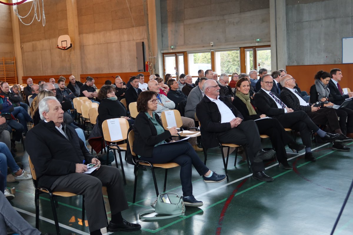 FDSEA26's tweet photo. Et pour finir, Merci à tous les élus, les officiels et à tous les adhérents FDSEA26 pour votre présence, votre écoute et vos partages. https://t.co/KsebGPZAGa