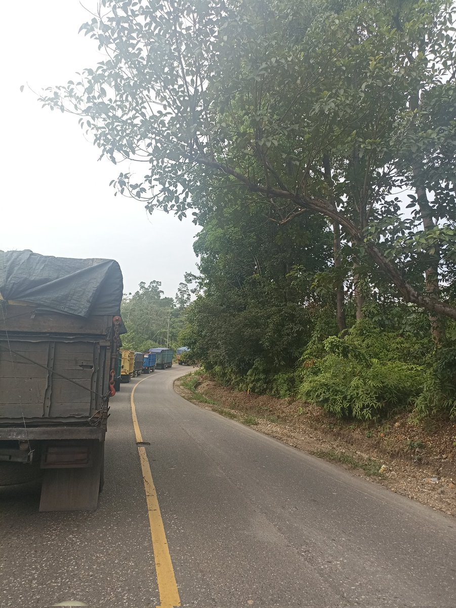 joihot's tweet photo. 7 hours Bangko to Jambi 🌏 https://t.co/OBYIk6X7jx