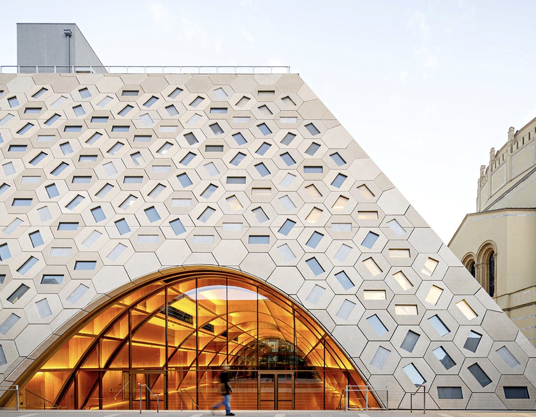 #wednesdaythought What an excellent #blog <a href="/architonic/">Architonic</a> Fascinating to see how important #light is in creating dramatic #architecture projects! <a href="/WACommunity/">World Architecture</a> architonic.com/en/story/peter…