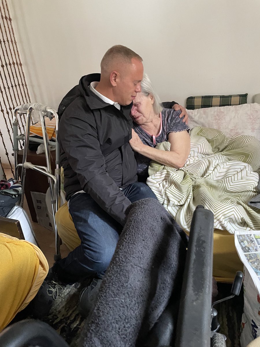 RobbieRinder's tweet image. Oksana’s family: Auntie Lidya and Grandma Zoya. 
We managed to reach them this morning with a wheelchair &amp;amp; some medical supplies..
Despite having nearly nothing.. they are ‘grateful for everything’
🇬🇧 🇺🇦