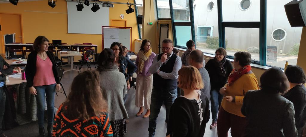 SRAREICPoitiers's tweet photo. Lancement de la formation PAVAMI -préparer, accompagner, valoriser la mobilité internationale- en partenariat avec le #COREMOB. 🙏 à Estelle Crochu, formatrice extraordinaire et 🙏au LP le Dolmen pour son accueil toujours au top ! @acpoitiers @ErasmusplusFR https://t.co/KObK3HY1a3