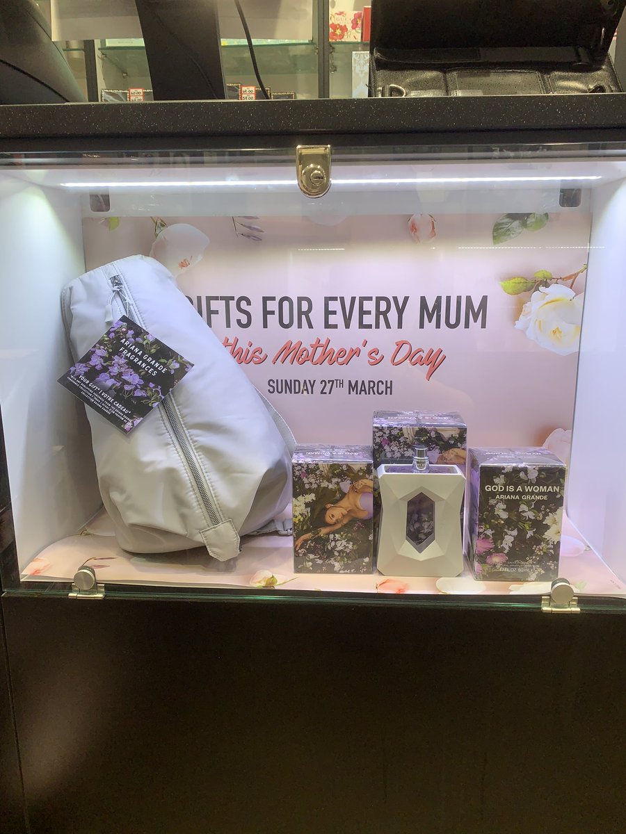 TpsHull2's tweet photo. It’s coming up to Mother’s Day why not come down and check out the deals we have going on #foreverymum22 #tpssc #theperfumeshop #theperfumepeople https://t.co/y1I6ejpXn1