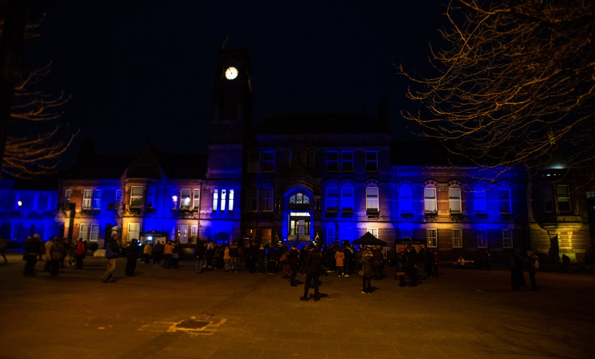sthelenscouncil's tweet photo. Thank you to everyone who came out to support our vigil of peace for #Ukraine at St Helens Town Hall last night 🇺🇦
#StHelensTogether
#StandWithUkraineStHelens https://t.co/YRif2kpBqN