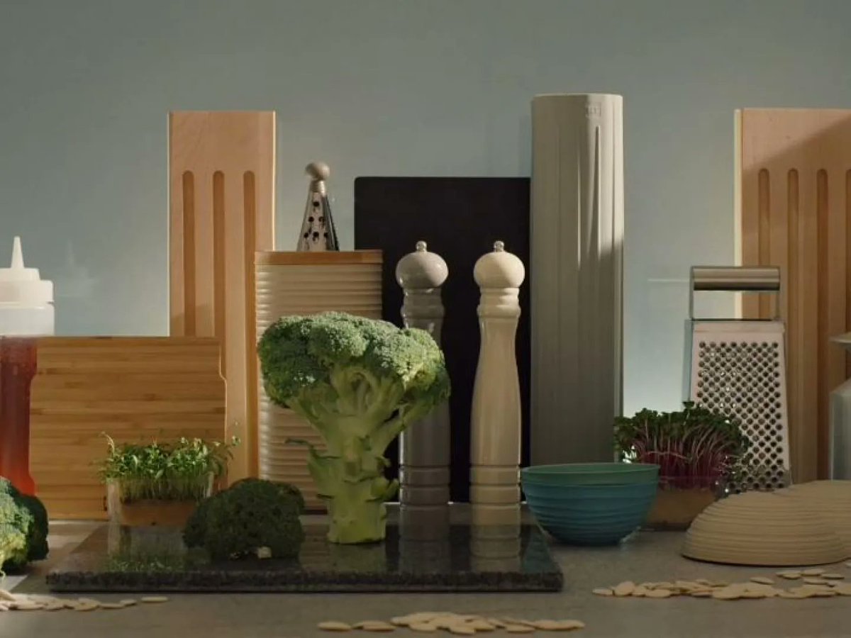 Watch the latest Franke Home Solutions ad by <a href="/fgruesse/">Freundliche Grüsse</a>: Spaceship bit.ly/3w8RQfk