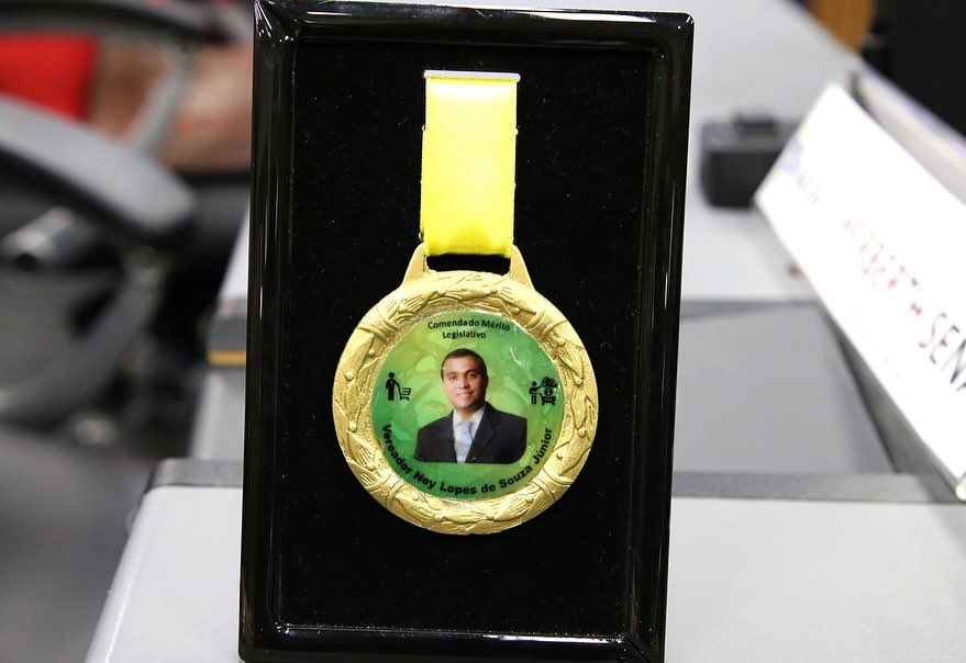 Kleber_F's tweet photo. Na noite de ontem, tive a honra de ser homenageado com a comenda Ney Lopes Jr, na Sessão Solene em Homenagem ao Dia do Consumidor, pela nossa atuação em prol da defesa dos consumidores. Muito obrigado, @vereadoracamilaaraujo pelo reconhecimento 🤝 https://t.co/0WZkF1AUEF