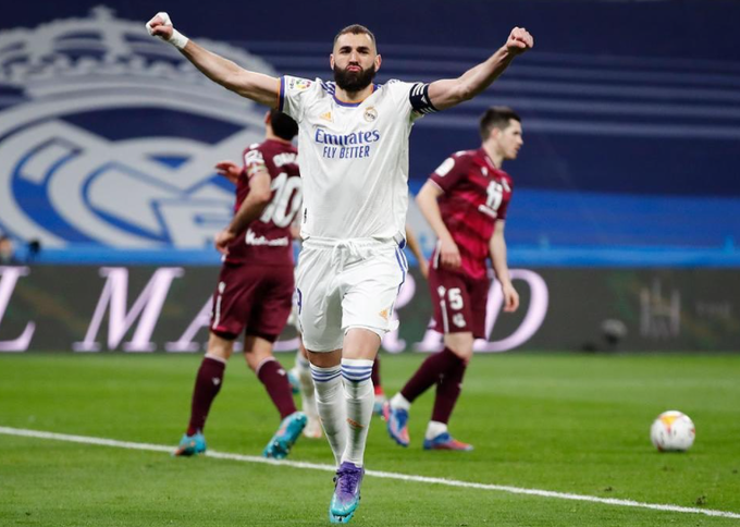 elchiringuitotv's tweet photo. 🚨BENZEMA NO ESTÁ DESCARTADO PARA #ELCLÁSICO

❌MENDY, BAJA SEGURA. Estará entre 10 y 15 días fuera. 

✅RODRYGO, OK en las pruebas médicas.

💣Información de ÚLTIMA HORA de @EduAguirre7 y @JLSanchez78. https://t.co/f2GitVwPay